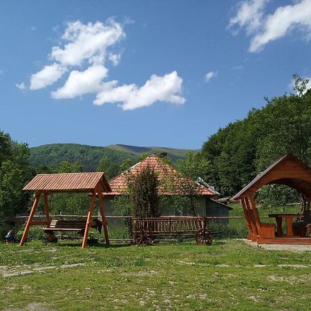 Верховинський Котедж Bukovets ภายนอก รูปภาพ
